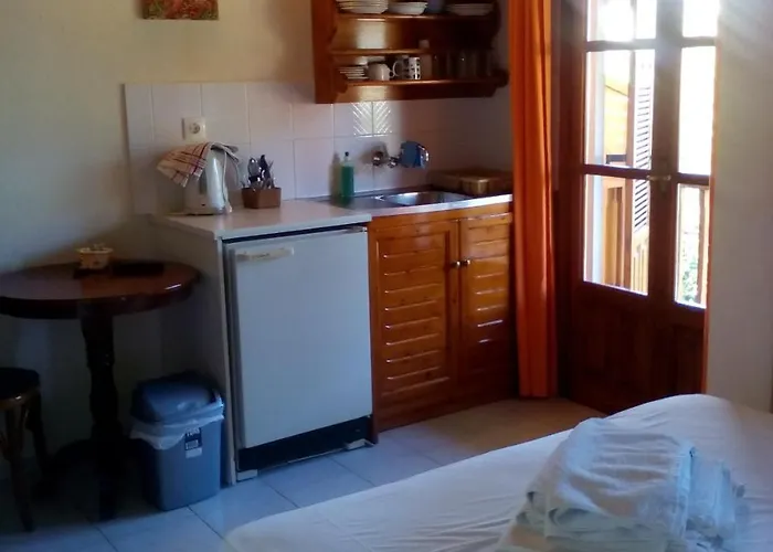 Pansion Matoula İskados