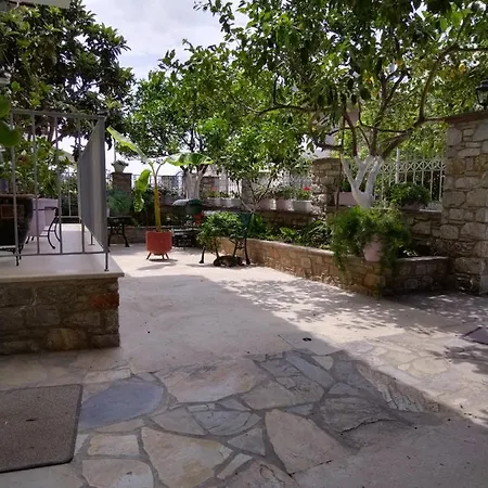 Pansion Matoula